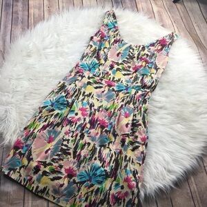 Lulakate floral v neck dress pockets  size 2